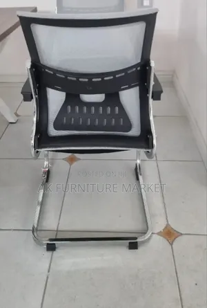 Guests Chair ነጭ