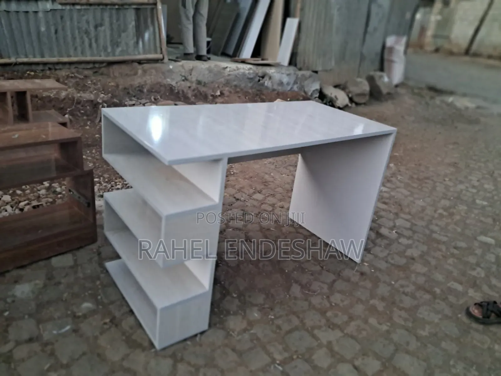 Reading Table