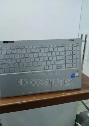 New Laptop HP Pavilion 15 8GB Intel Core I5 SSD 512GB