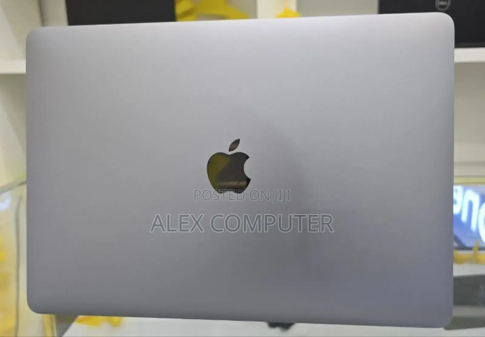 New Laptop Apple MacBook Pro M1 8GB Apple M1 Pro SSD 256GB