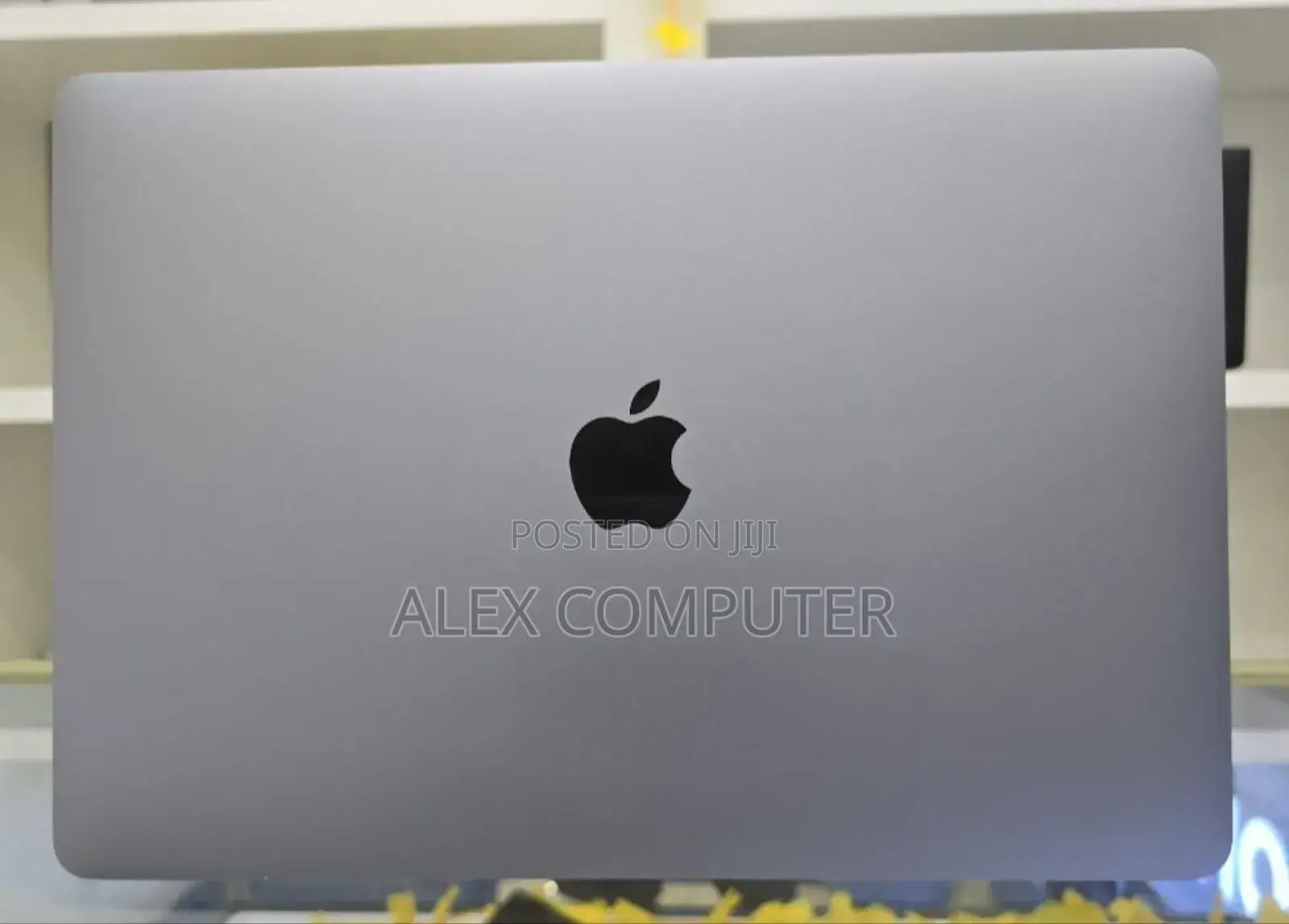 New Laptop Apple MacBook Pro M1 8GB Apple M1 Pro SSD 256GB