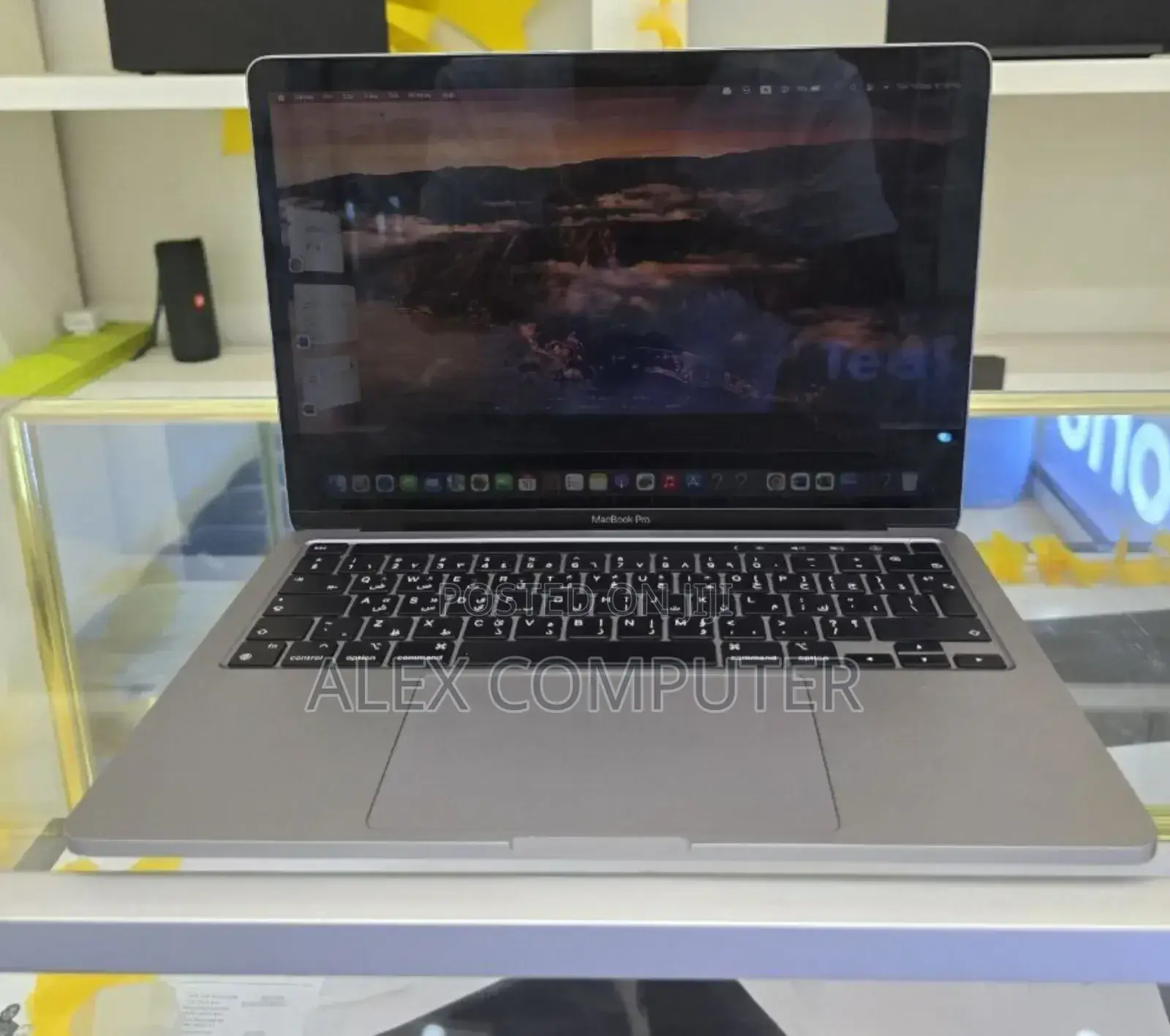 New Laptop Apple MacBook Pro M1 8GB Apple M1 Pro SSD 256GB