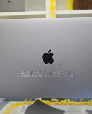 New Laptop Apple MacBook Pro 2020 M1 8GB Apple M1 Pro SSD 256GB