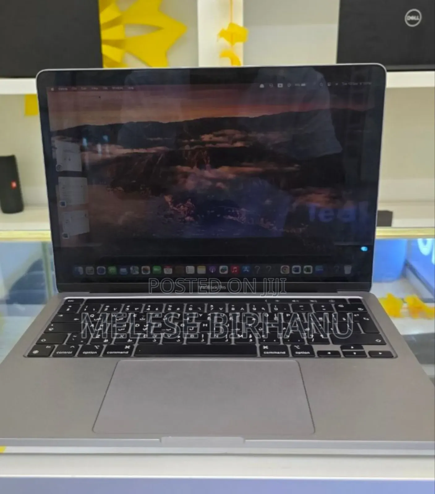 New Laptop Apple MacBook Pro 2020 M1 8GB Apple M1 Pro SSD 256GB