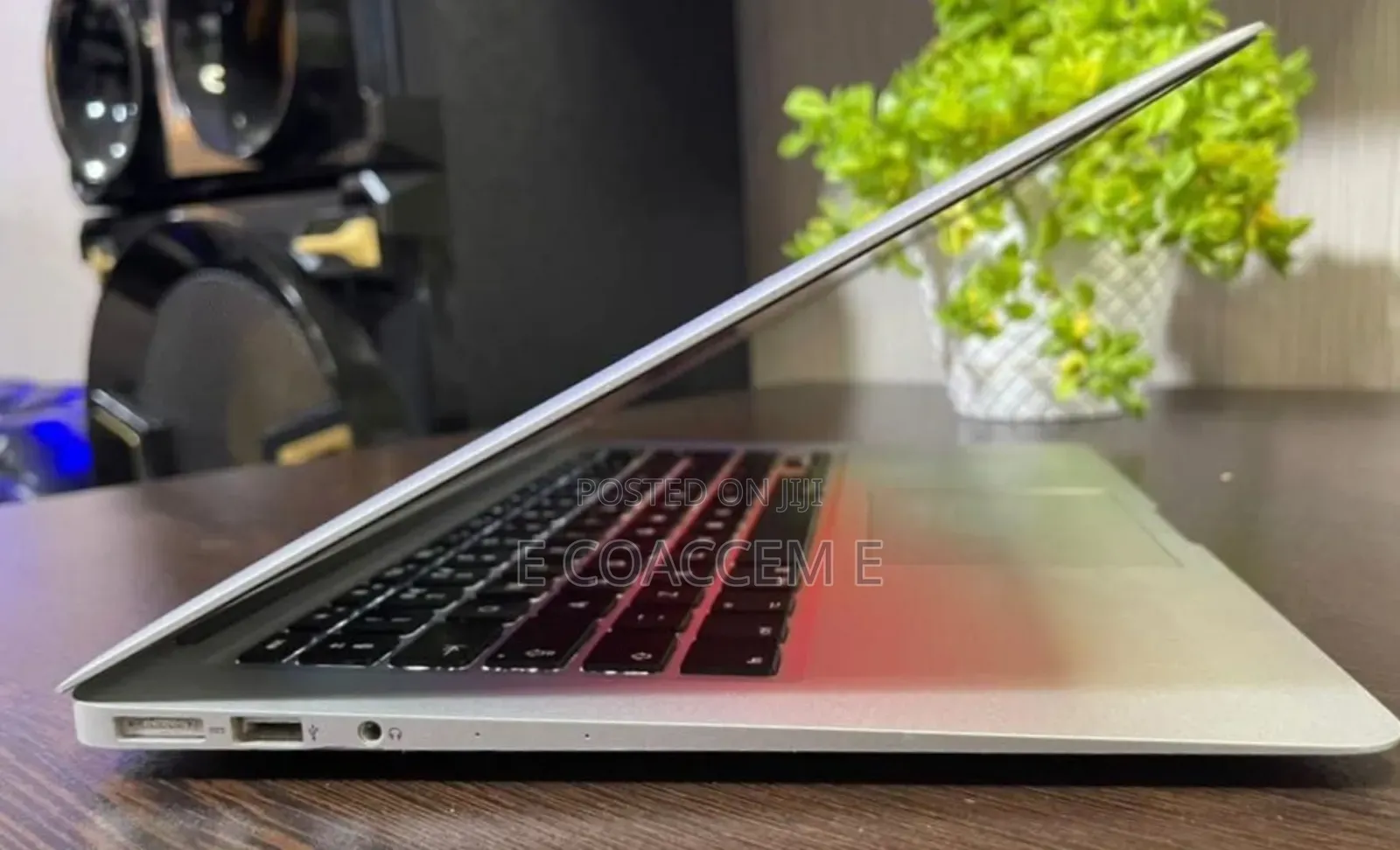 New Laptop Apple MacBook 4GB Intel Core I5 SSD 256GB