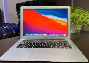 Photo - New Laptop Apple MacBook 4GB Intel Core I5 SSD 256GB