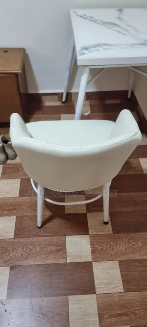 Cafe and Restaurant Chair (Full White)