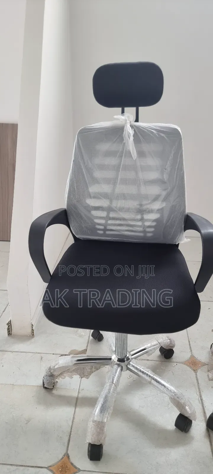 Office and Staff Chair (W B Color)