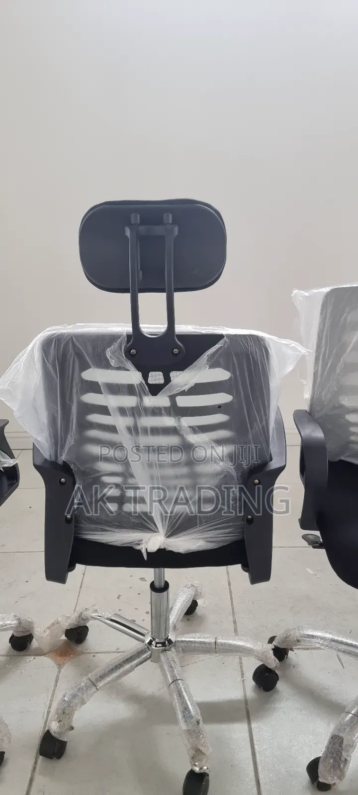 Office and Staff Chair (W B Color)