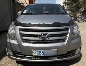 Photo - Hyundai Starex 2016 Silver