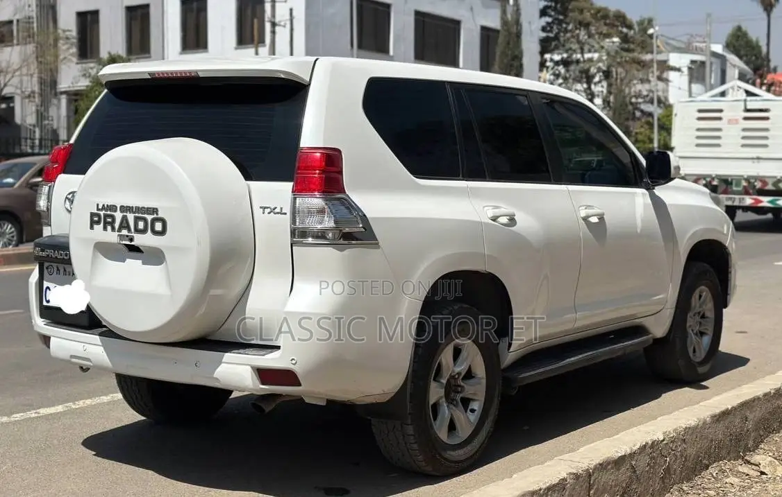 Toyota Land Cruiser Prado 2012 White