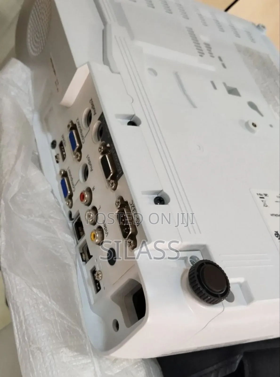 Brand New EPSON Projector With Manual CD and Cartoon