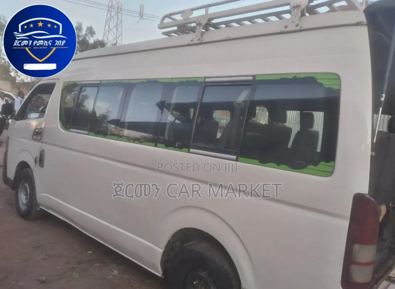 Toyota HiAce 2012 White