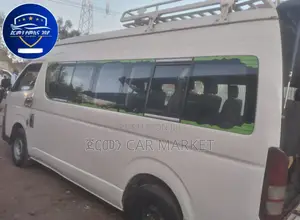 Toyota HiAce 2012 White