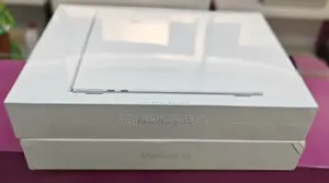 New Laptop Apple MacBook Air 2022 M2 8GB Apple M2 SSD 256GB