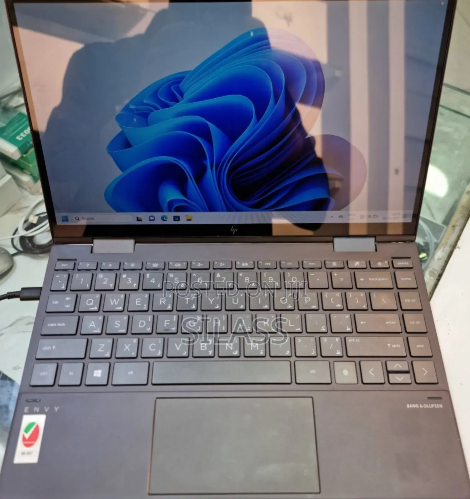 New Laptop HP Envy X360 8GB Intel Core I7 SSD 1T