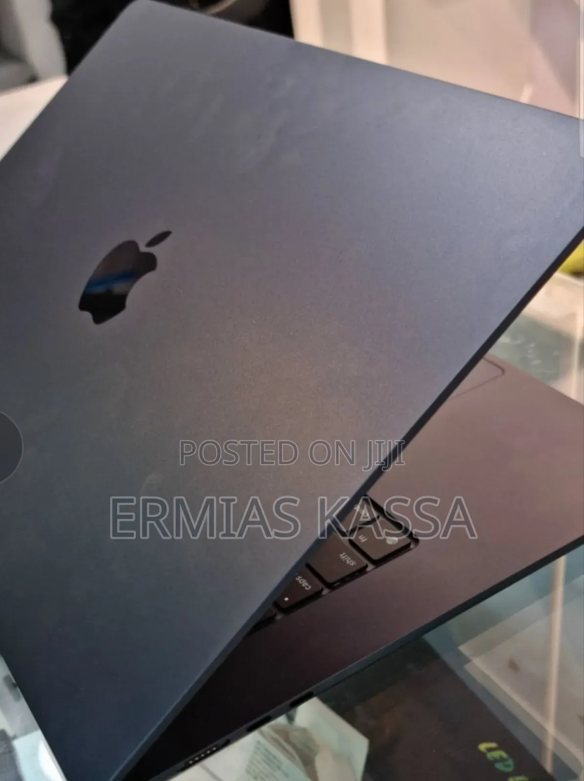 New Laptop Apple MacBook Air 2024 M3 15-Inch 8GB Apple M3 SSD 256GB