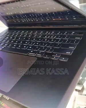 New Laptop Apple MacBook Air 2024 M3 15-Inch 8GB Apple M3 SSD 256GB