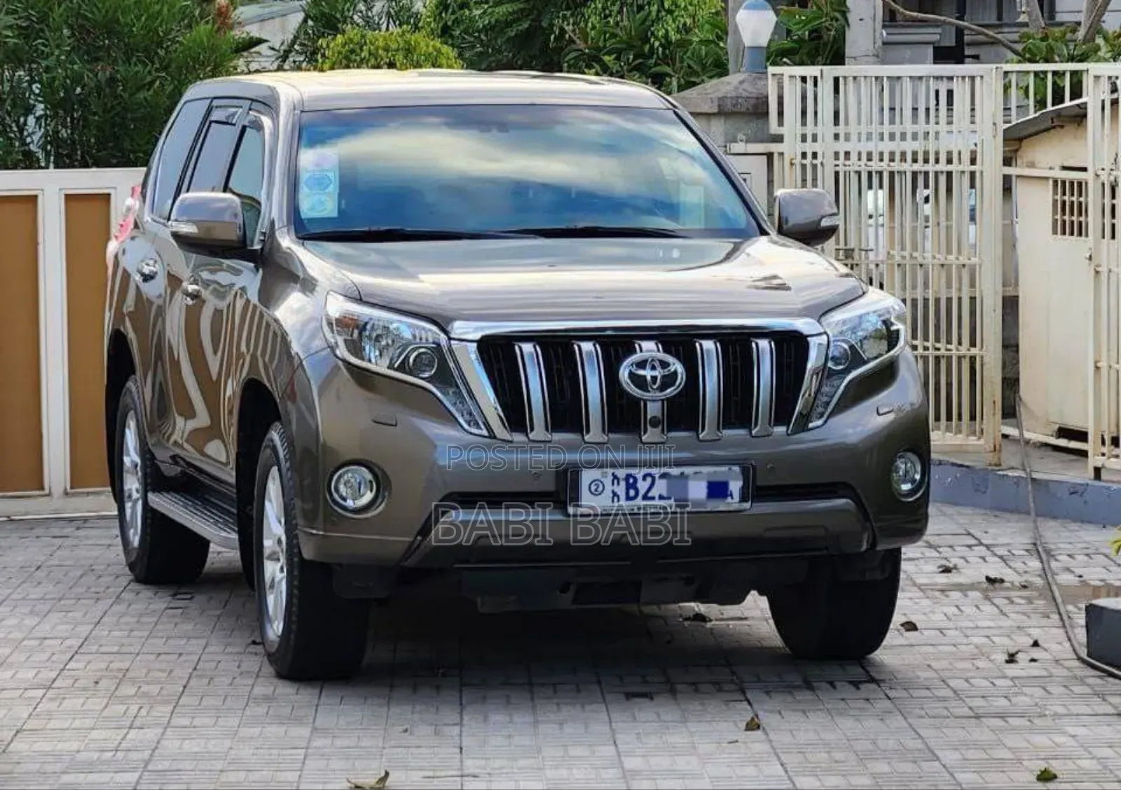 Toyota Land Cruiser Prado 2016 Brown