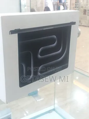 New Apple MacBook Pro 2023 M3 14-Inch 18GB Apple M3 Pro SSD 512GB