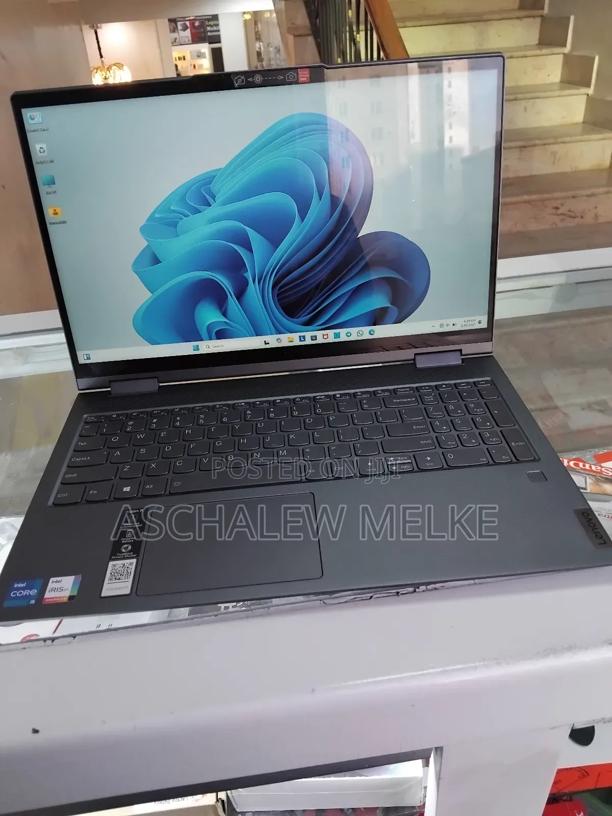 New Laptop Lenovo Yoga 7i 8GB Intel Core I5 SSD 256GB