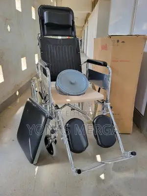 Popowheelchair፸¤ዊልቼር Comes With Removable Bed Pan With Cover