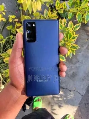 Photo - New Samsung Galaxy S20 FE 2022 128 GB Blue