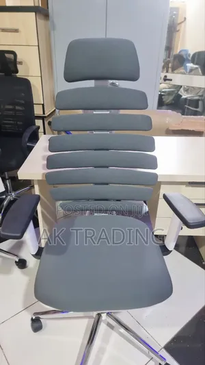 Photo - Office Manager Chair (Modern)