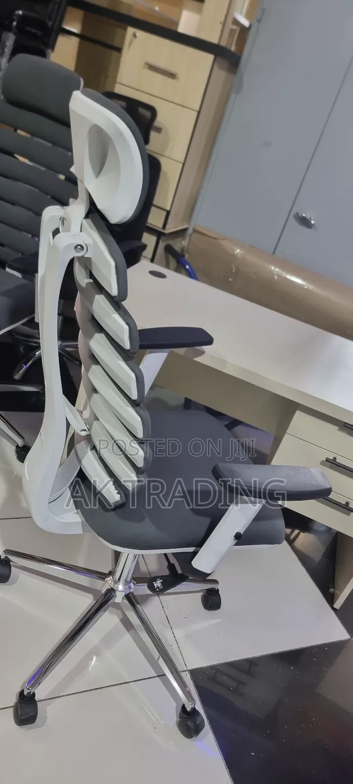 Office Manager Chair (Modern)