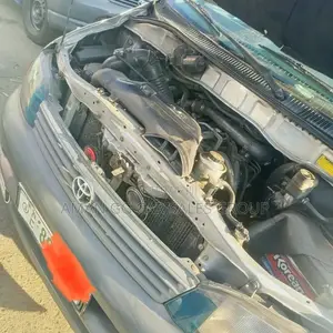 Toyota HiAce 2006 Silver