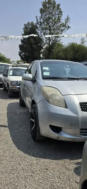 Photo - Toyota Yaris 2006 Silver