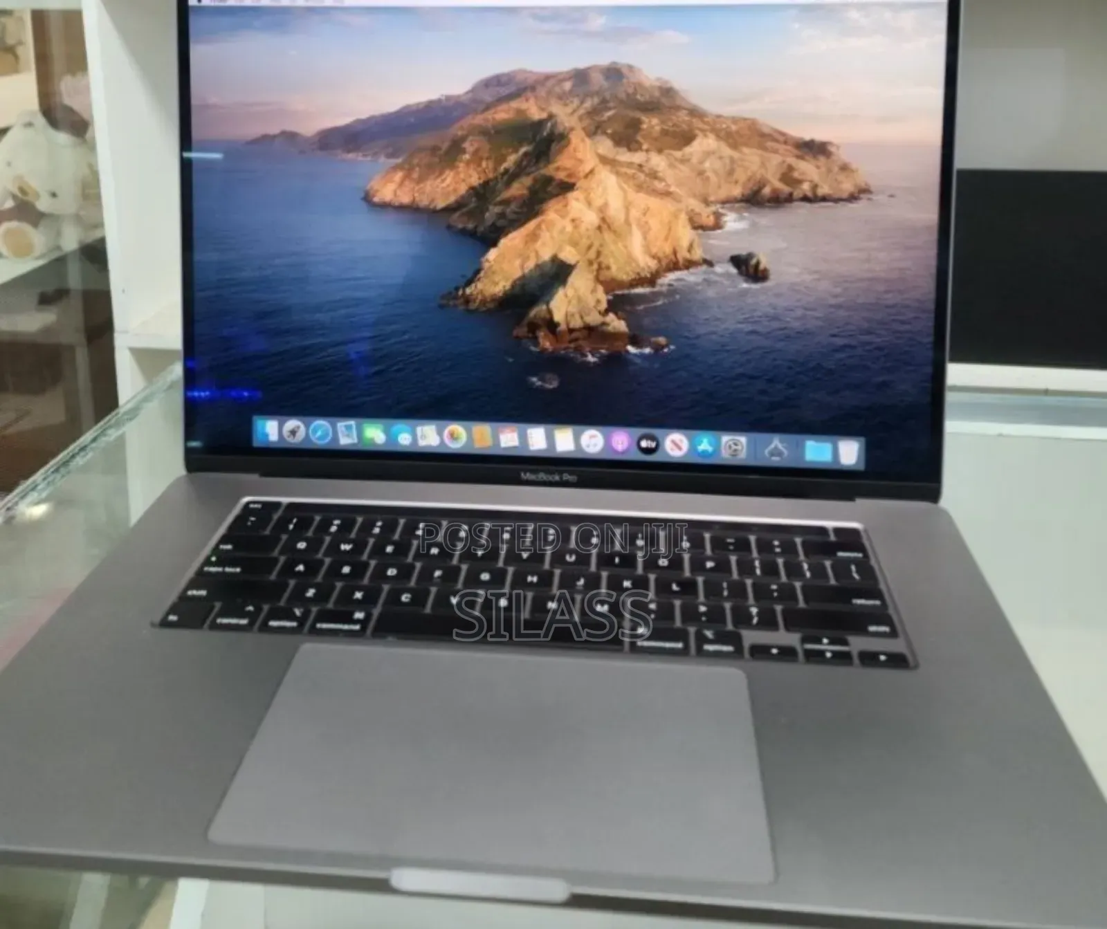 New Laptop Apple MacBook Pro 2019 32GB Intel Core I9 SSD 512GB