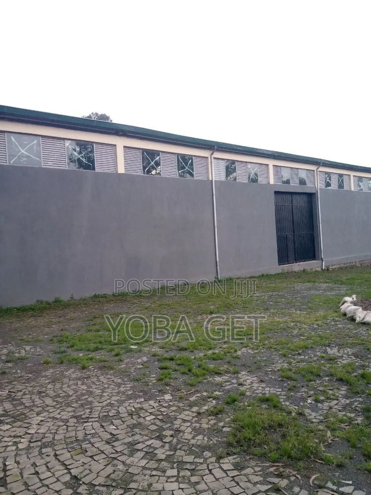 አስቸካይ የሚሸጥ መጋዘን