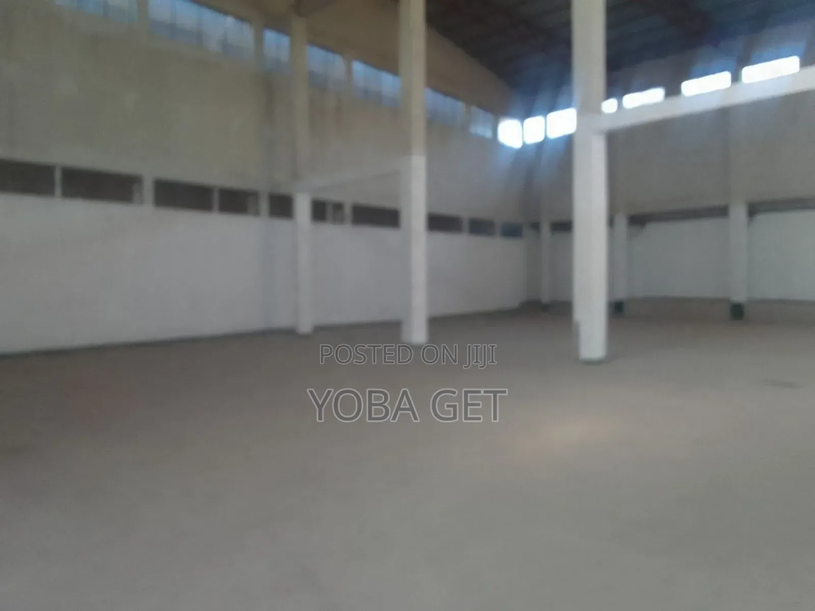 የሚከራይ መጋዘን