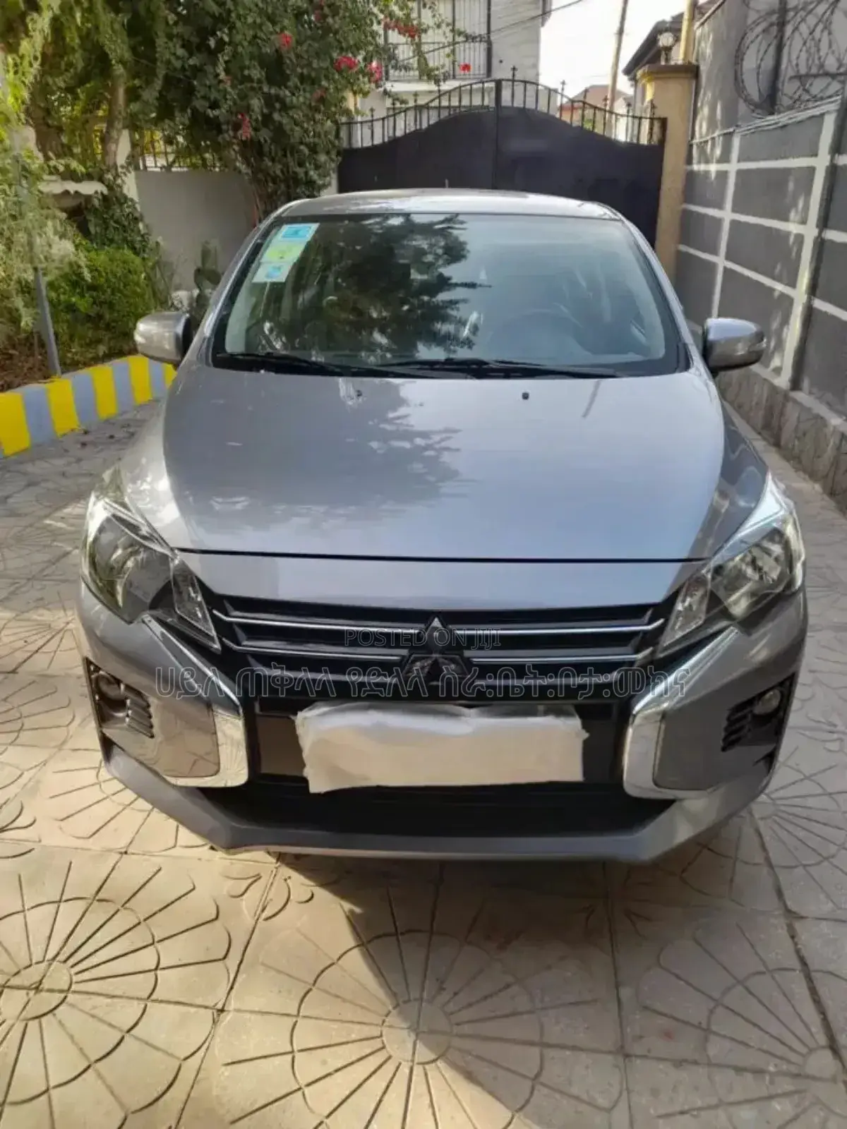 Mitsubishi Attrage 2022 Silver