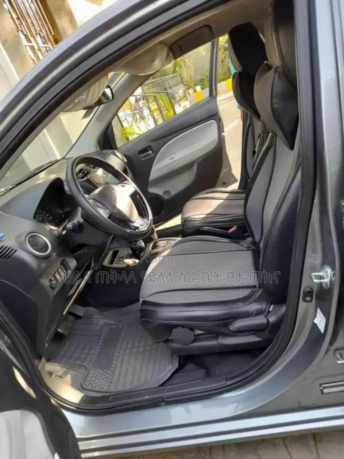 Mitsubishi Attrage 2022 Silver