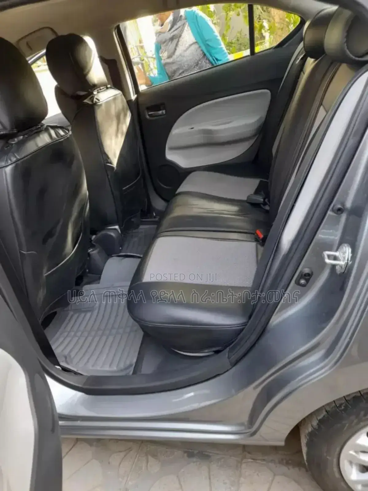 Mitsubishi Attrage 2022 Silver