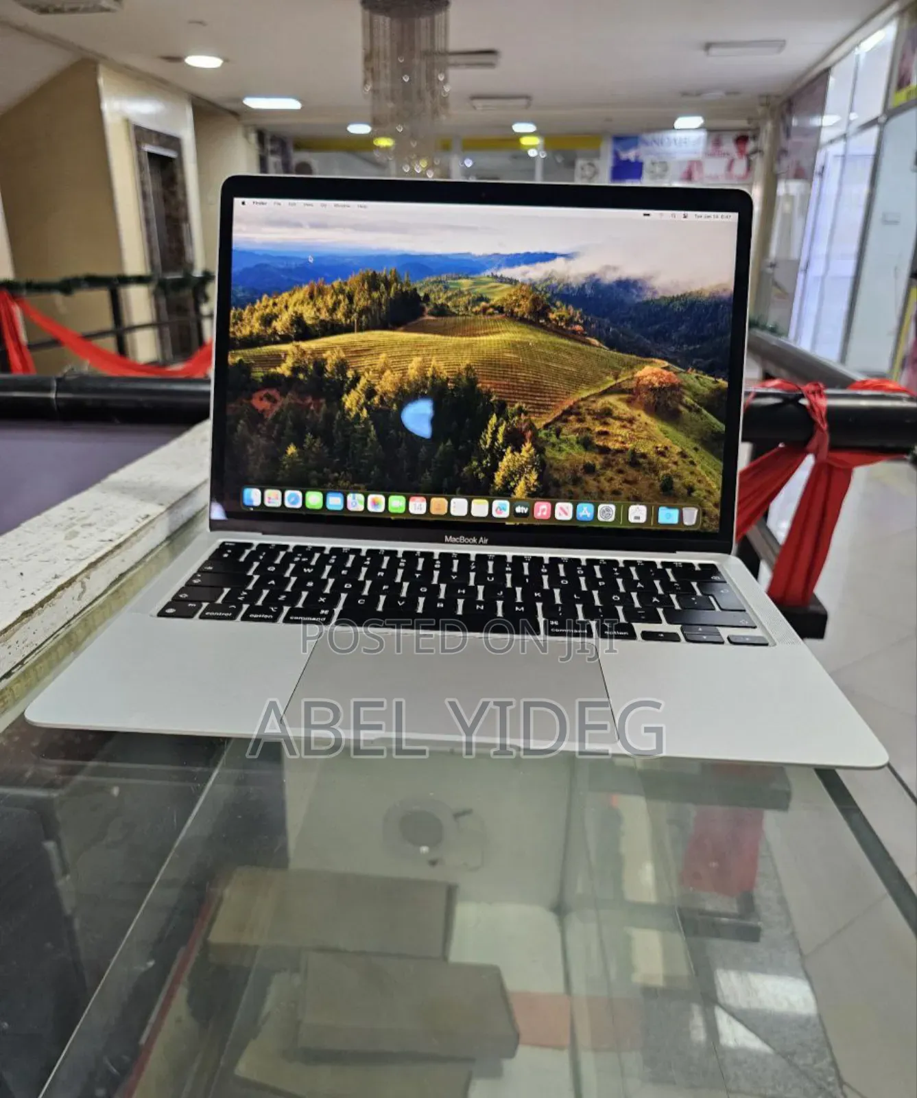 New Laptop Apple MacBook Air 2020 M1 8GB Apple M1 SSD 256GB