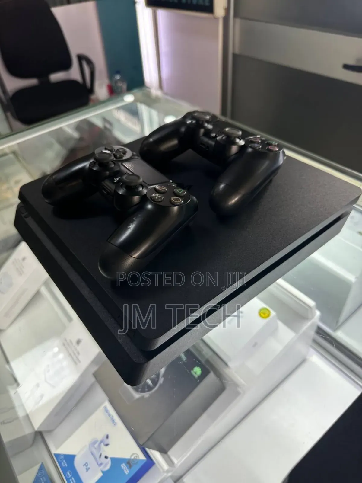 Slim Model PS4
