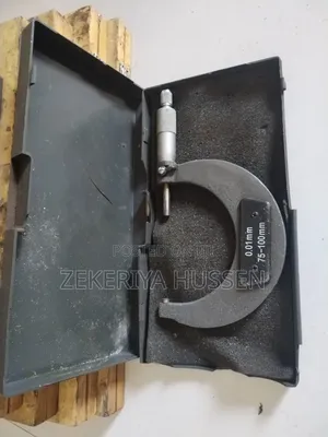 Micrometer and Chuck With Out Holder