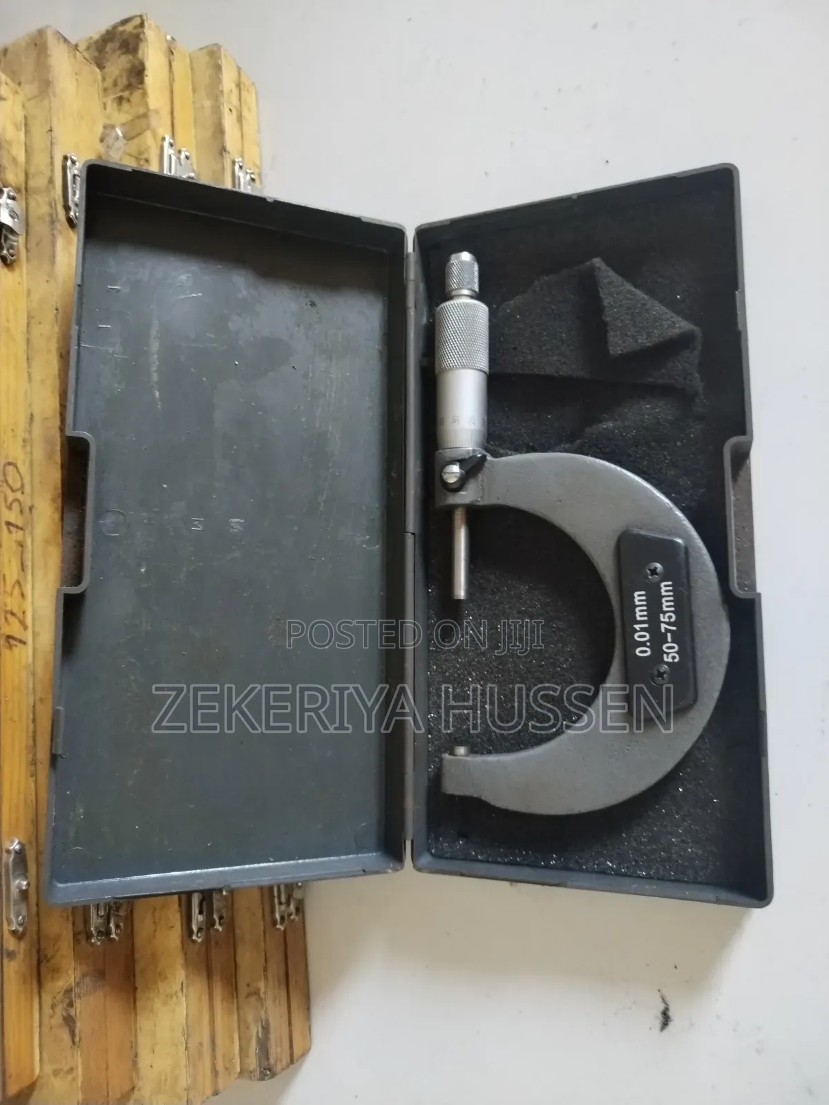 Micrometer and Chuck With Out Holder