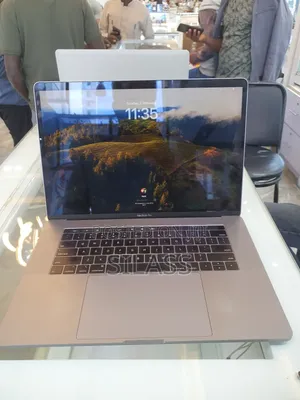 New Laptop Apple MacBook Pro 2019 16GB Intel Core I7 SSD 512GB