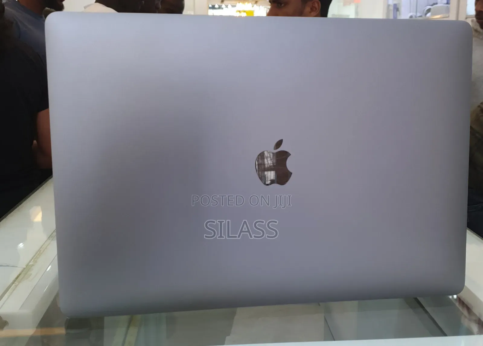 New Laptop Apple MacBook Pro 2019 16GB Intel Core I7 SSD 512GB