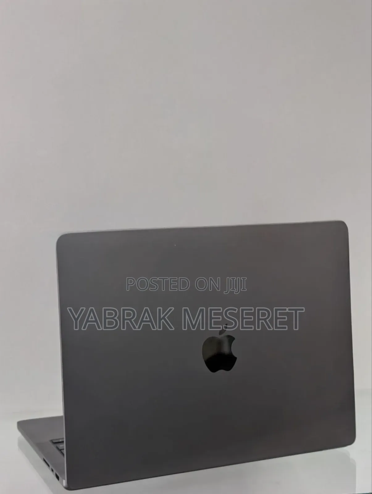 New Apple MacBook Pro 2023 M3 14-Inch 18GB Apple M3 Pro SSD 512GB