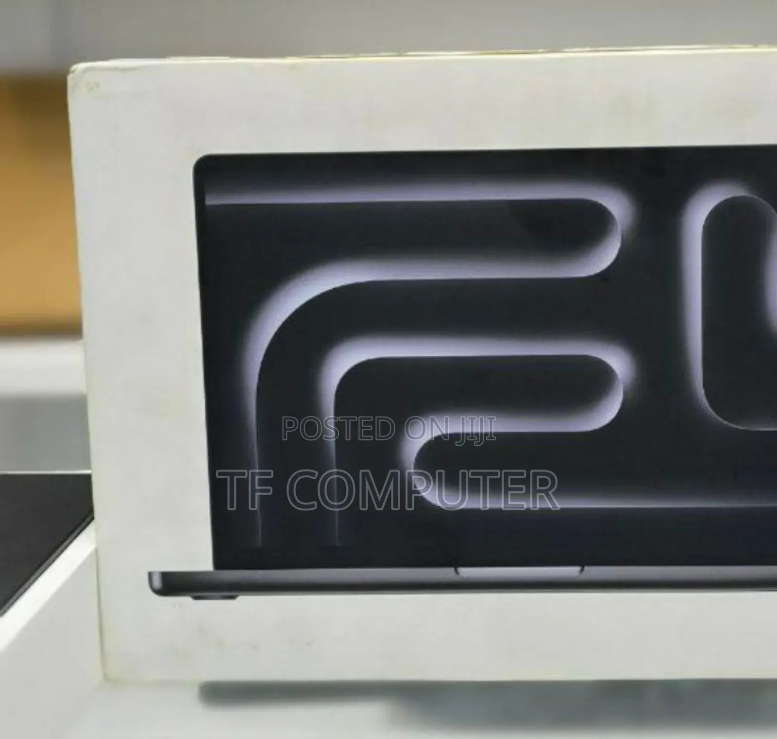 New Apple MacBook Pro 2023 M3 14-Inch 18GB Apple M3 Pro SSD 512GB