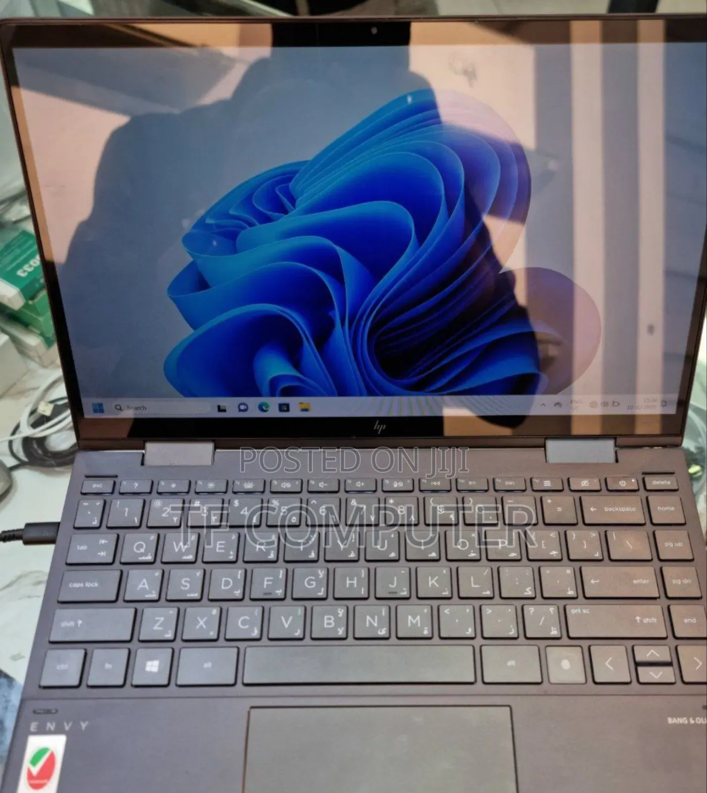 New Laptop HP Envy X360 8GB Intel Core I7 SSD 1T