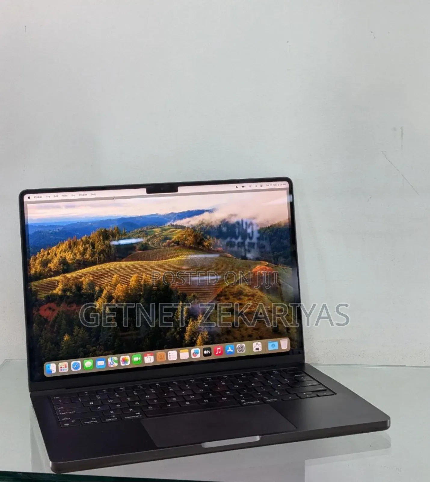New Apple MacBook Pro 2023 M3 14-Inch 18GB Apple M3 Pro SSD 512GB