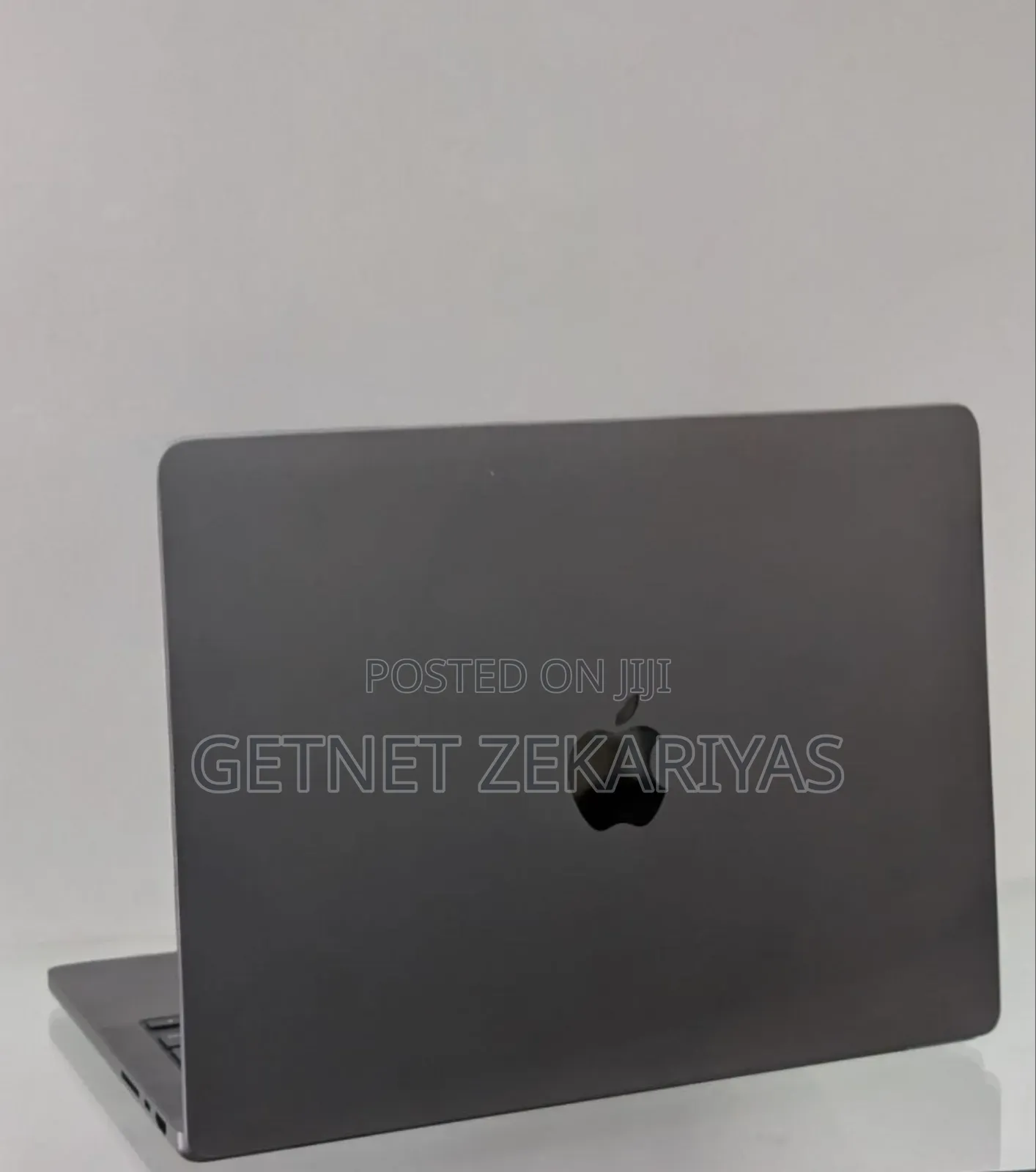 New Apple MacBook Pro 2023 M3 14-Inch 18GB Apple M3 Pro SSD 512GB