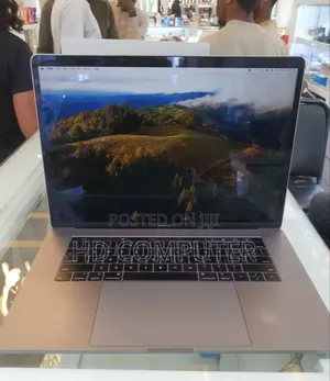 New Laptop Apple MacBook Pro 2019 16GB Intel Core I7 SSD 512GB