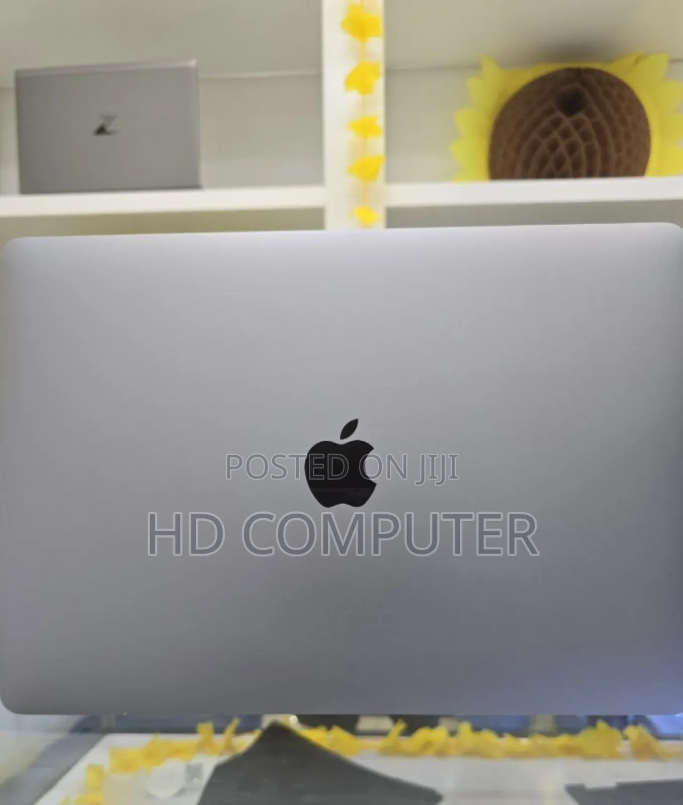 New Laptop Apple MacBook Pro 2020 M1 8GB Apple M1 Pro SSD 256GB